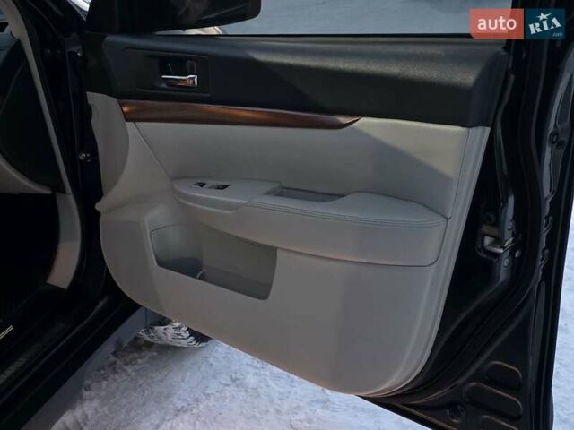 Черный Субару Аутбек, объемом двигателя 2.5 л и пробегом 249 тыс. км за 7999 $, фото 32 на Automoto.ua