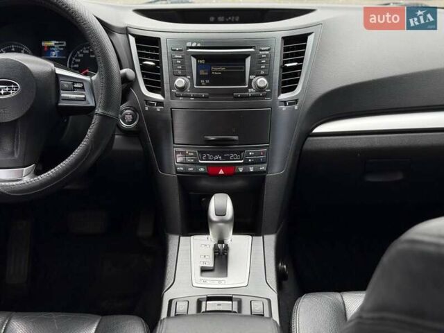 Черный Субару Аутбек, объемом двигателя 2.46 л и пробегом 197 тыс. км за 10800 $, фото 42 на Automoto.ua