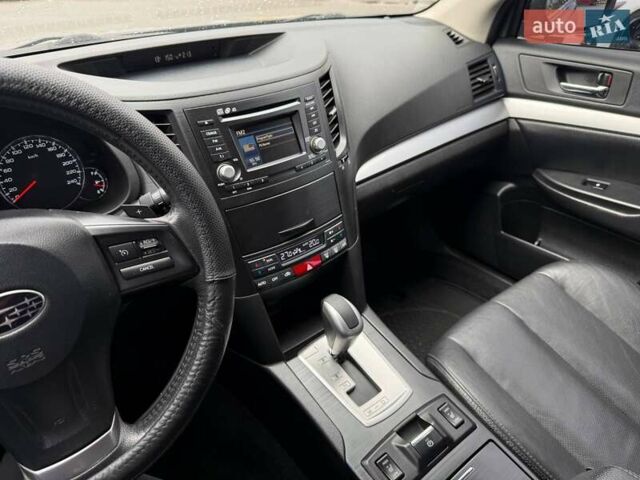 Черный Субару Аутбек, объемом двигателя 2.46 л и пробегом 197 тыс. км за 10800 $, фото 47 на Automoto.ua