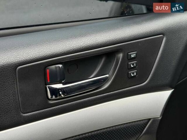 Черный Субару Аутбек, объемом двигателя 2.46 л и пробегом 197 тыс. км за 10800 $, фото 32 на Automoto.ua