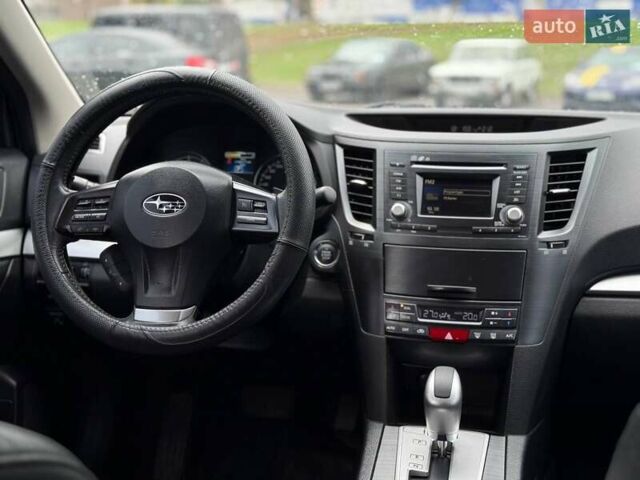 Черный Субару Аутбек, объемом двигателя 2.46 л и пробегом 197 тыс. км за 10800 $, фото 41 на Automoto.ua