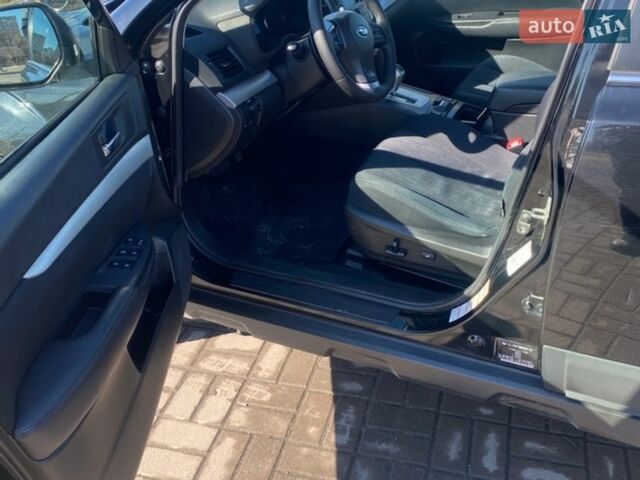Чорний Субару Аутбек, об'ємом двигуна 2.46 л та пробігом 223 тис. км за 10900 $, фото 5 на Automoto.ua