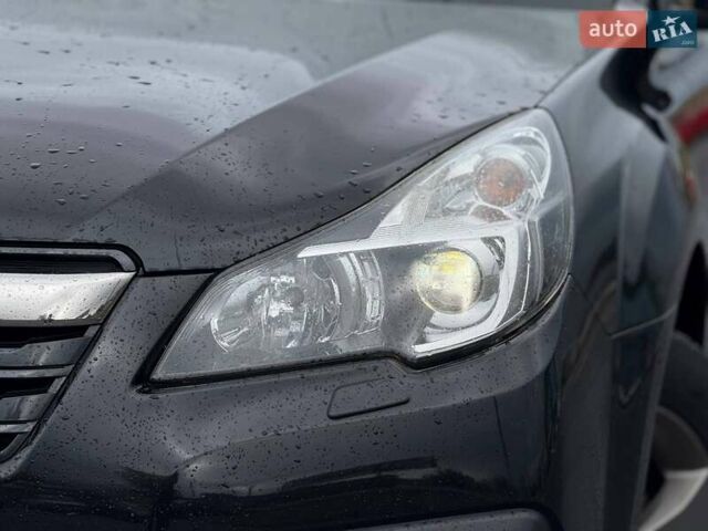 Черный Субару Аутбек, объемом двигателя 2.46 л и пробегом 197 тыс. км за 10800 $, фото 5 на Automoto.ua