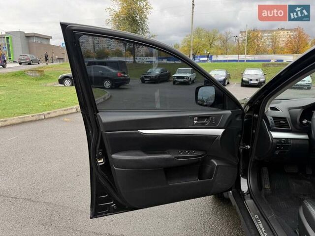 Черный Субару Аутбек, объемом двигателя 2.46 л и пробегом 197 тыс. км за 10800 $, фото 31 на Automoto.ua