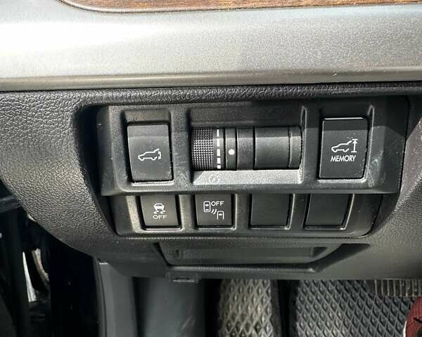 Черный Субару Аутбек, объемом двигателя 2.5 л и пробегом 175 тыс. км за 14400 $, фото 11 на Automoto.ua