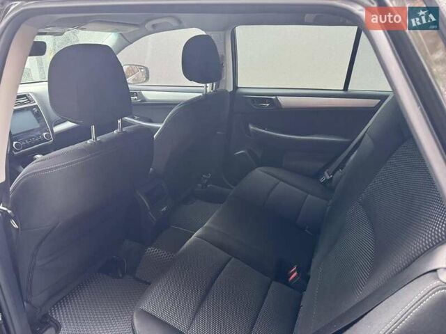 Черный Субару Аутбек, объемом двигателя 2.5 л и пробегом 97 тыс. км за 17200 $, фото 5 на Automoto.ua