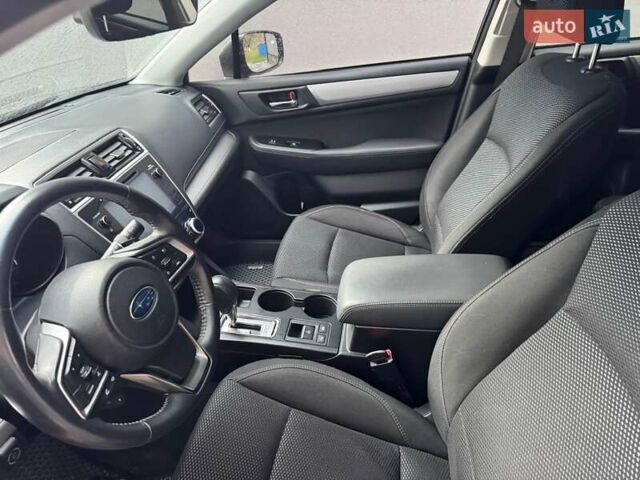 Черный Субару Аутбек, объемом двигателя 2.5 л и пробегом 97 тыс. км за 17200 $, фото 8 на Automoto.ua