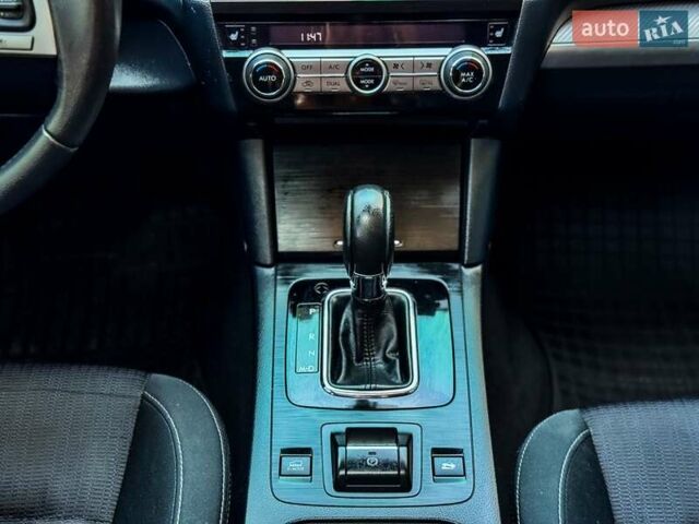 Черный Субару Аутбек, объемом двигателя 2 л и пробегом 130 тыс. км за 20000 $, фото 10 на Automoto.ua