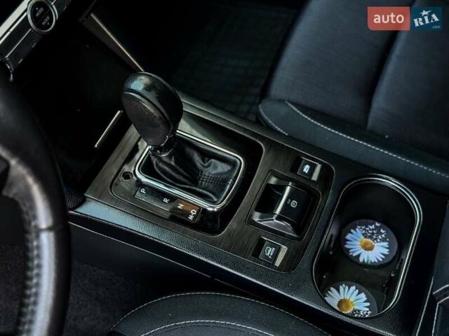 Черный Субару Аутбек, объемом двигателя 2 л и пробегом 130 тыс. км за 20000 $, фото 13 на Automoto.ua