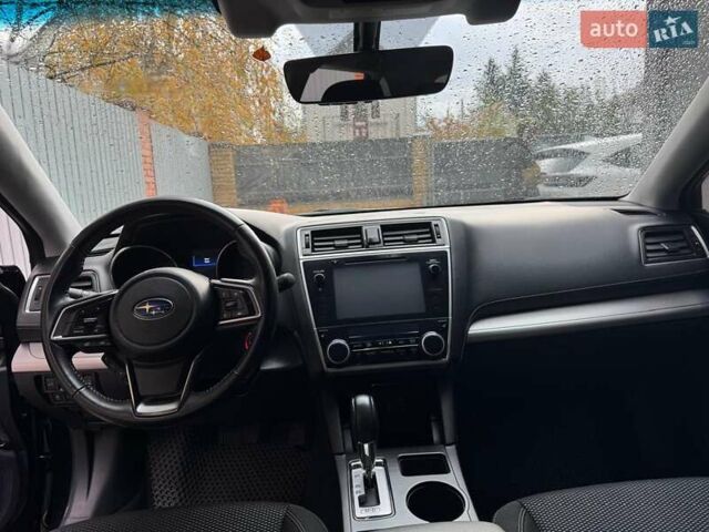 Черный Субару Аутбек, объемом двигателя 2.5 л и пробегом 97 тыс. км за 17200 $, фото 6 на Automoto.ua