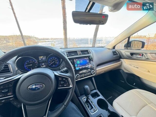 Черный Субару Аутбек, объемом двигателя 2.5 л и пробегом 82 тыс. км за 19000 $, фото 9 на Automoto.ua