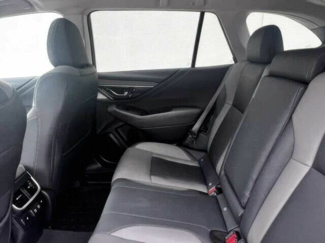 Чорний Субару Аутбек, об'ємом двигуна 2.4 л та пробігом 16 тис. км за 18000 $, фото 11 на Automoto.ua