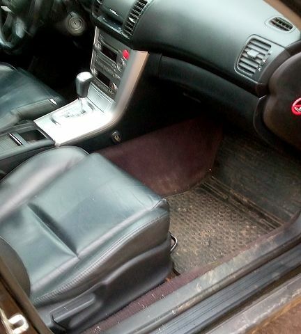 Чорний Субару Аутбек, об'ємом двигуна 2.5 л та пробігом 150 тис. км за 3800 $, фото 13 на Automoto.ua