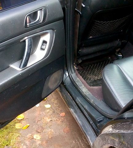 Чорний Субару Аутбек, об'ємом двигуна 2.5 л та пробігом 150 тис. км за 3800 $, фото 5 на Automoto.ua