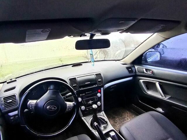 Черный Субару Аутбек, объемом двигателя 2.5 л и пробегом 270 тыс. км за 6500 $, фото 2 на Automoto.ua