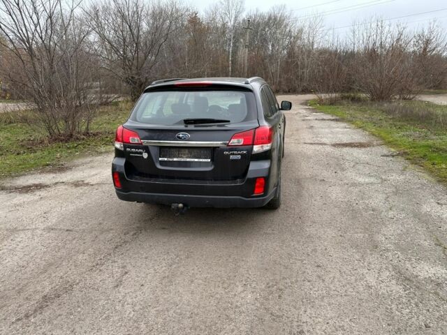 Черный Субару Аутбек, объемом двигателя 2.2 л и пробегом 223 тыс. км за 11000 $, фото 5 на Automoto.ua
