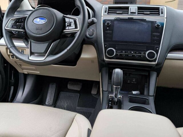 Черный Субару Аутбек, объемом двигателя 2.5 л и пробегом 82 тыс. км за 11499 $, фото 5 на Automoto.ua