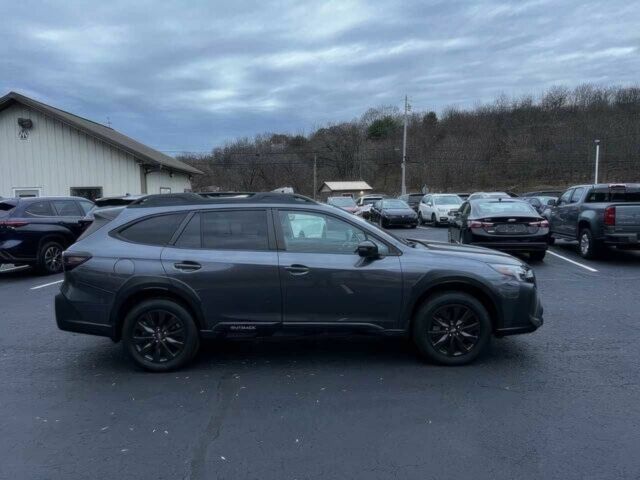 Черный Субару Аутбек, объемом двигателя 2.5 л и пробегом 17 тыс. км за 13700 $, фото 3 на Automoto.ua