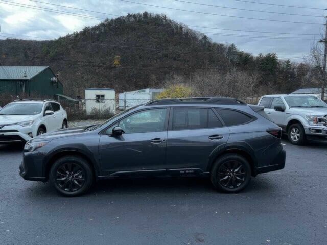 Черный Субару Аутбек, объемом двигателя 2.5 л и пробегом 17 тыс. км за 13700 $, фото 4 на Automoto.ua