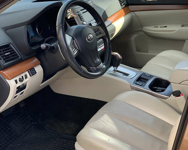 Коричневый Субару Аутбек, объемом двигателя 2.46 л и пробегом 255 тыс. км за 3000 $, фото 14 на Automoto.ua