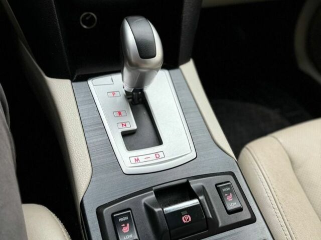 Коричневий Субару Аутбек, об'ємом двигуна 2 л та пробігом 289 тис. км за 6800 $, фото 4 на Automoto.ua