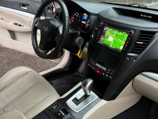 Коричневий Субару Аутбек, об'ємом двигуна 2 л та пробігом 289 тис. км за 6800 $, фото 6 на Automoto.ua