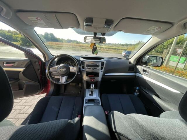 Красный Субару Аутбек, объемом двигателя 2.5 л и пробегом 105 тыс. км за 9999 $, фото 2 на Automoto.ua