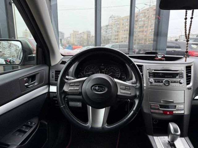 Красный Субару Аутбек, объемом двигателя 0 л и пробегом 195 тыс. км за 8490 $, фото 14 на Automoto.ua