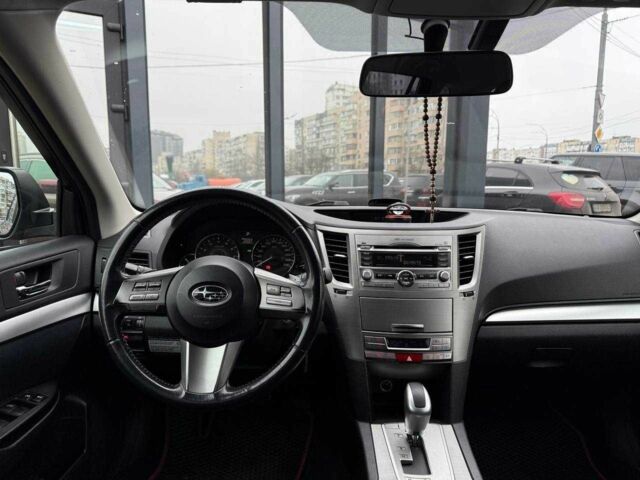 Красный Субару Аутбек, объемом двигателя 0 л и пробегом 195 тыс. км за 8490 $, фото 13 на Automoto.ua