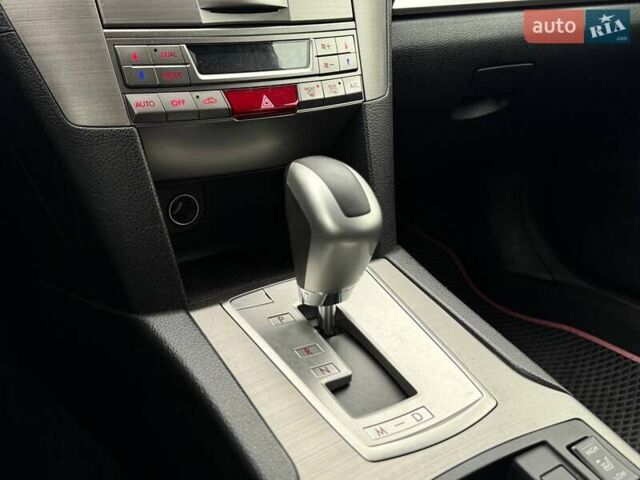 Красный Субару Аутбек, объемом двигателя 2.46 л и пробегом 195 тыс. км за 9490 $, фото 18 на Automoto.ua