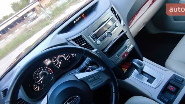 Червоний Субару Аутбек, об'ємом двигуна 2.5 л та пробігом 260 тис. км за 8800 $, фото 8 на Automoto.ua