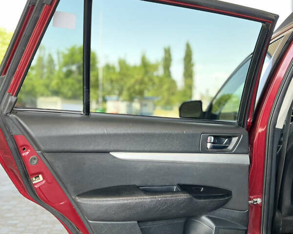 Красный Субару Аутбек, объемом двигателя 2.46 л и пробегом 260 тыс. км за 10499 $, фото 22 на Automoto.ua