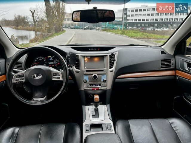 Красный Субару Аутбек, объемом двигателя 2.46 л и пробегом 254 тыс. км за 9900 $, фото 19 на Automoto.ua