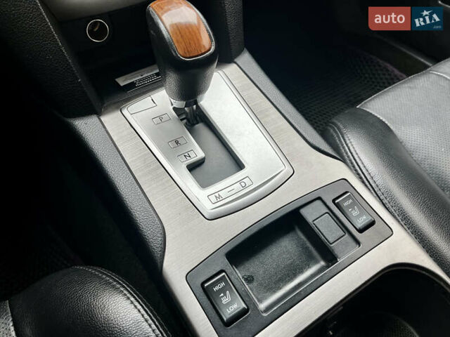 Красный Субару Аутбек, объемом двигателя 2.46 л и пробегом 254 тыс. км за 9900 $, фото 24 на Automoto.ua