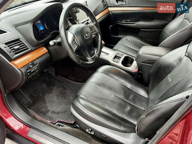 Красный Субару Аутбек, объемом двигателя 2.46 л и пробегом 254 тыс. км за 9900 $, фото 10 на Automoto.ua