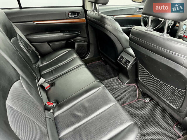 Красный Субару Аутбек, объемом двигателя 2.46 л и пробегом 254 тыс. км за 9900 $, фото 30 на Automoto.ua