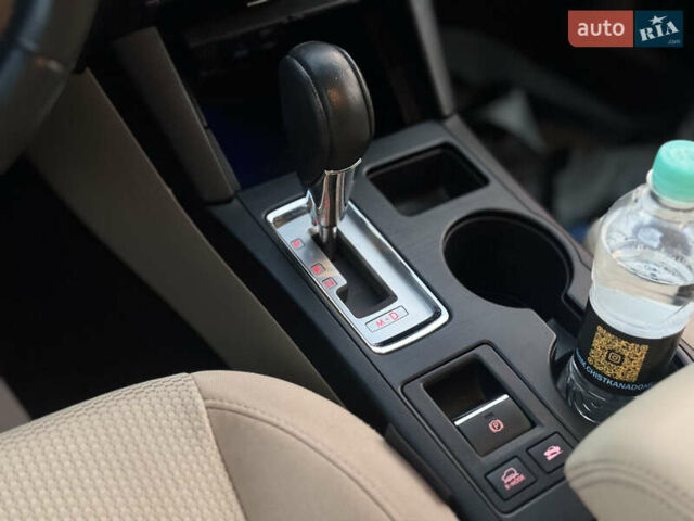 Червоний Субару Аутбек, об'ємом двигуна 2.5 л та пробігом 243 тис. км за 13200 $, фото 19 на Automoto.ua