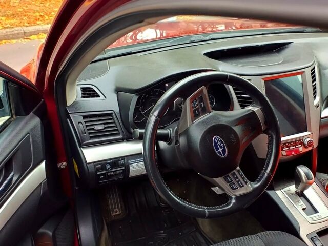 Красный Субару Аутбек, объемом двигателя 2.5 л и пробегом 260 тыс. км за 10500 $, фото 4 на Automoto.ua
