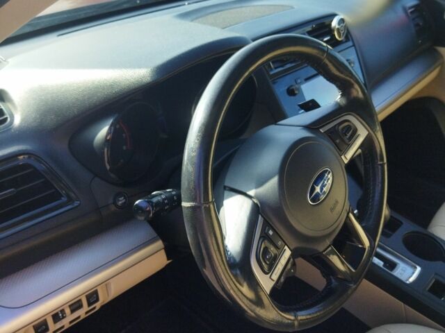 Красный Субару Аутбек, объемом двигателя 2.5 л и пробегом 168 тыс. км за 14300 $, фото 7 на Automoto.ua