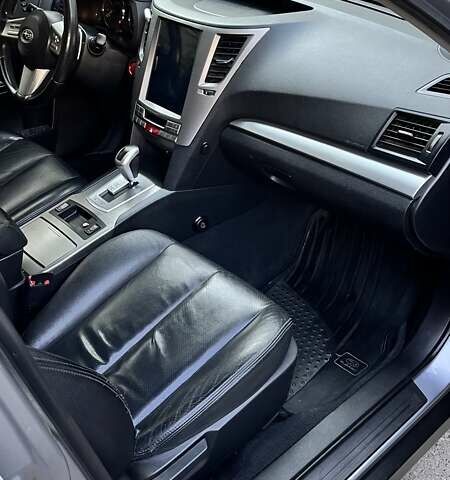 Субару Аутбек, объемом двигателя 2.46 л и пробегом 180 тыс. км за 9900 $, фото 8 на Automoto.ua