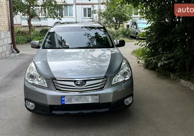 Субару Аутбек, объемом двигателя 2.46 л и пробегом 180 тыс. км за 9900 $, фото 1 на Automoto.ua