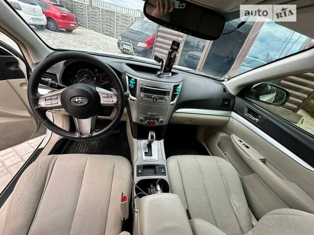 Субару Аутбек, об'ємом двигуна 2.46 л та пробігом 310 тис. км за 7900 $, фото 4 на Automoto.ua