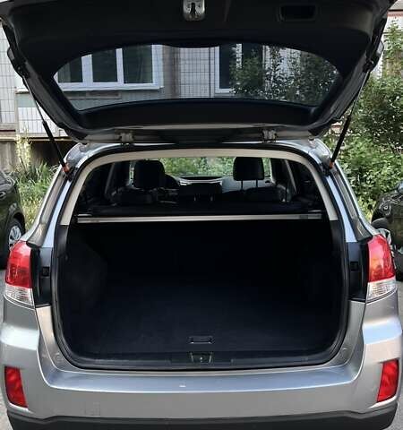 Субару Аутбек, объемом двигателя 2.46 л и пробегом 180 тыс. км за 9900 $, фото 18 на Automoto.ua