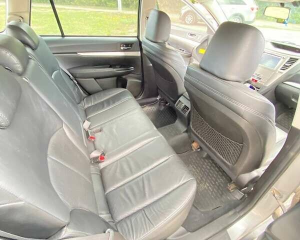 Субару Аутбек, объемом двигателя 2.46 л и пробегом 179 тыс. км за 8800 $, фото 21 на Automoto.ua