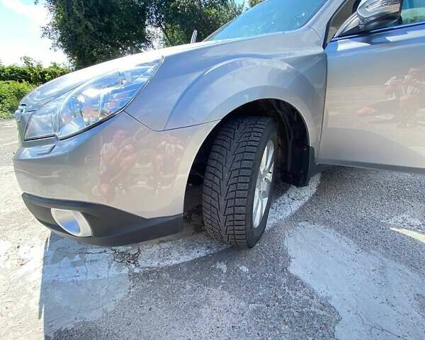 Субару Аутбек, объемом двигателя 2.46 л и пробегом 179 тыс. км за 8800 $, фото 4 на Automoto.ua