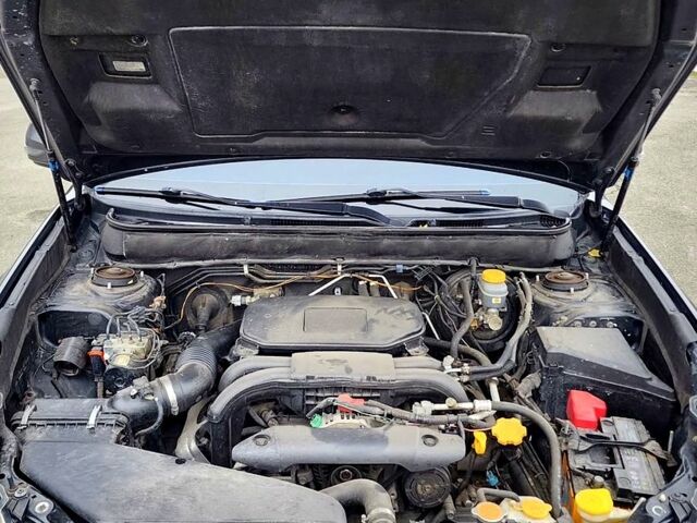 Субару Аутбек, объемом двигателя 2.5 л и пробегом 250 тыс. км за 10000 $, фото 4 на Automoto.ua