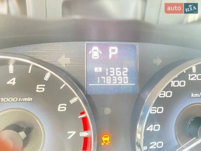 Субару Аутбек, объемом двигателя 2.46 л и пробегом 179 тыс. км за 8800 $, фото 27 на Automoto.ua