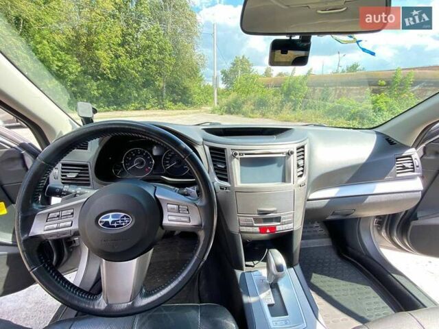 Субару Аутбек, объемом двигателя 2.46 л и пробегом 179 тыс. км за 8800 $, фото 6 на Automoto.ua