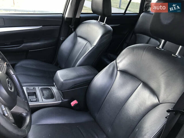Субару Аутбек, объемом двигателя 2.46 л и пробегом 310 тыс. км за 10500 $, фото 6 на Automoto.ua