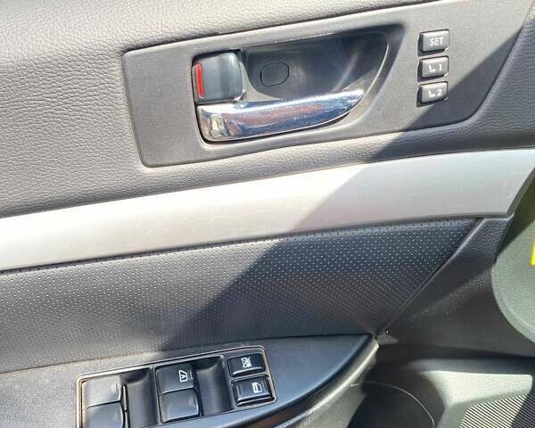 Субару Аутбек, объемом двигателя 2.46 л и пробегом 179 тыс. км за 8800 $, фото 11 на Automoto.ua